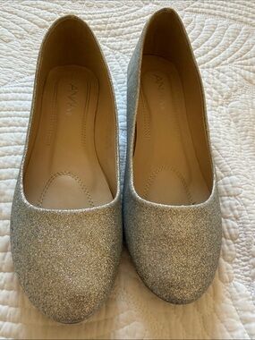 ANNA Silver Glitter Round-Toe Ballet Flats